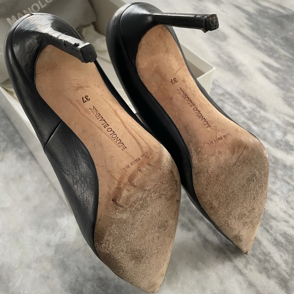 Classic Manolo Blahnik Calf Leather Pointed Toe Pumps (BB CALF 105) - Picture 5 of 6